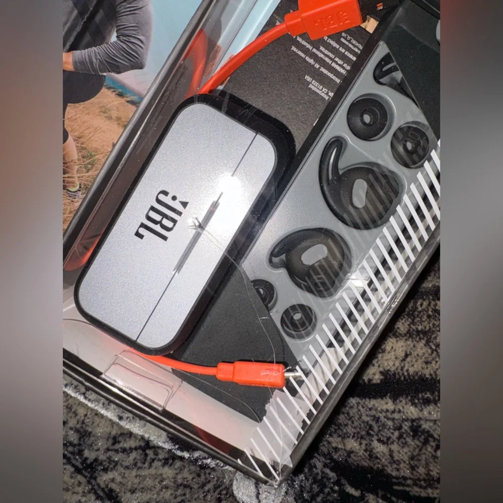 JBL Wireless Earbuds by Harman